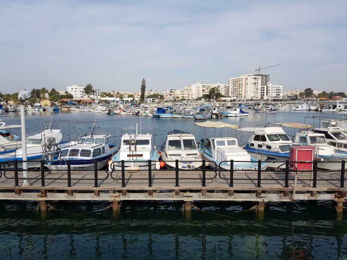 Haig'S Dream Flat On The Beach Larnaca Exterior photo